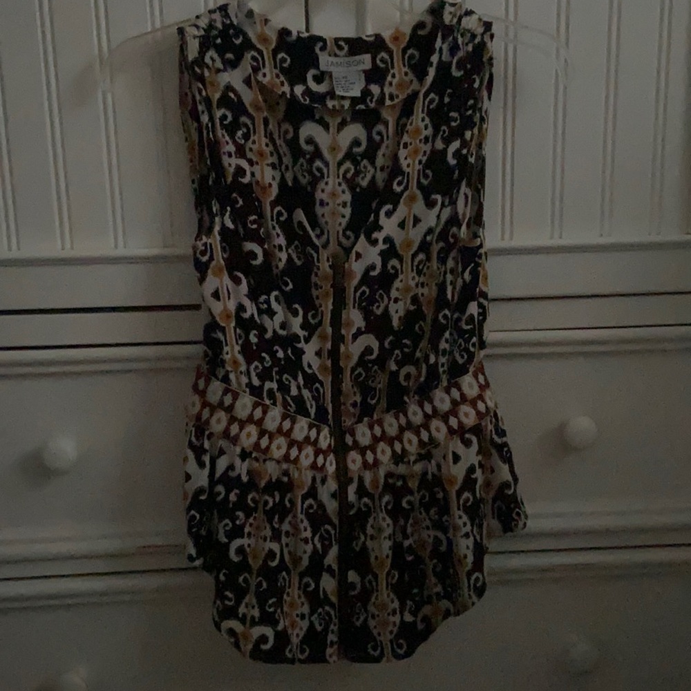 Jamison awesome top. Zips of the front